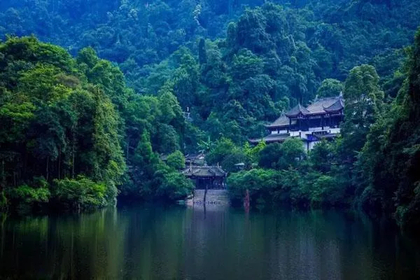 青城山都江堰旅游路線(xiàn)推薦