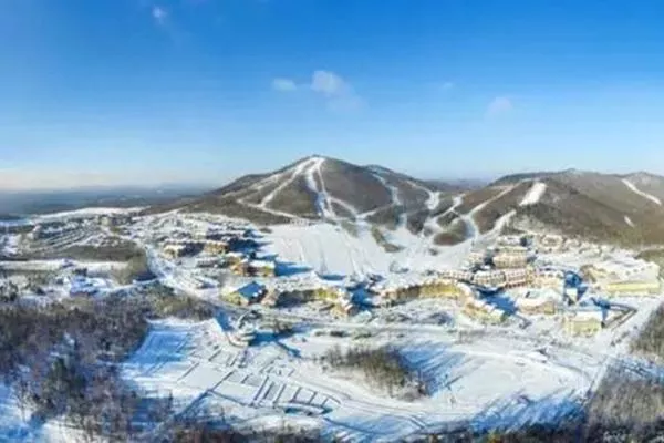 巴山大<a href='/xiagu/' target=_blank>峽谷</a>羅盤(pán)頂滑雪場(chǎng)游玩攻略